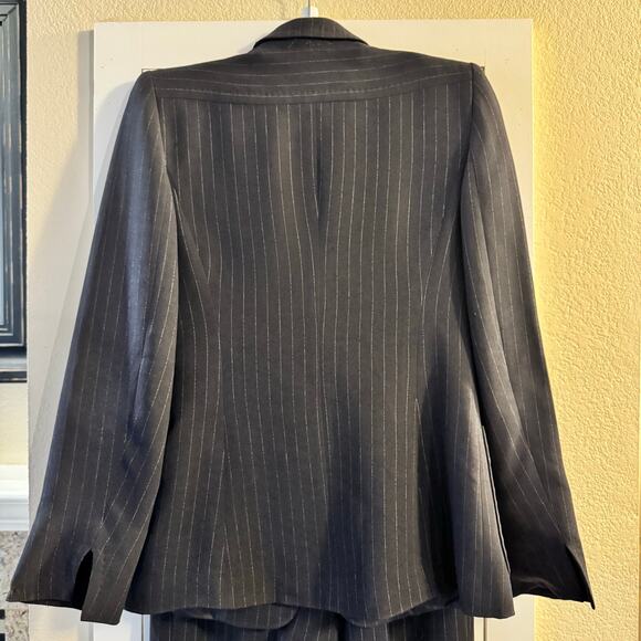 Max Mara Made in Italy Pinstriped Blazer and Pant Suit Set Navy Blue - Picture 3 of 10